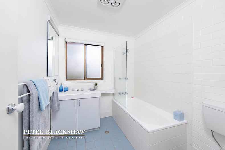 2/12 McKeahnie Street Queanbeyan