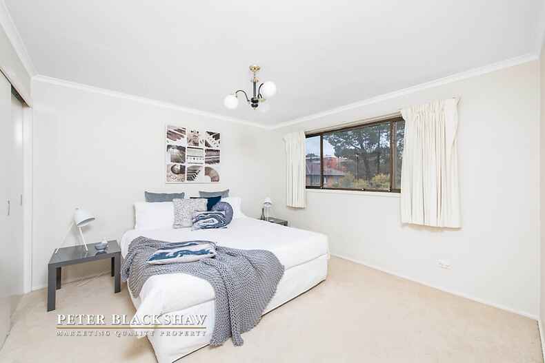 2/12 McKeahnie Street Queanbeyan