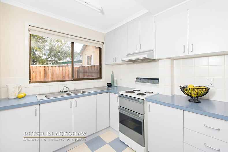 2/12 McKeahnie Street Queanbeyan