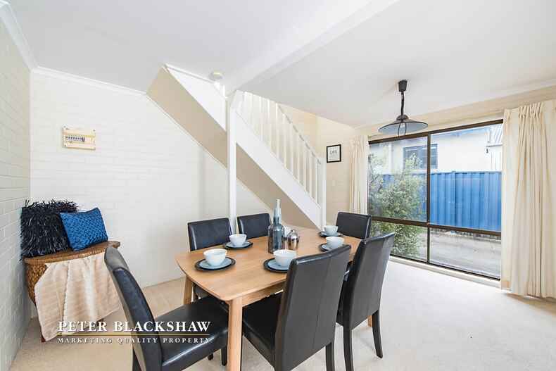 2/12 McKeahnie Street Queanbeyan