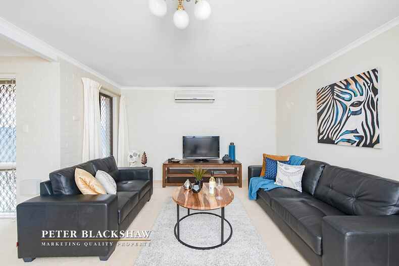 2/12 McKeahnie Street Queanbeyan