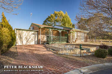 27 Reader Court Banks