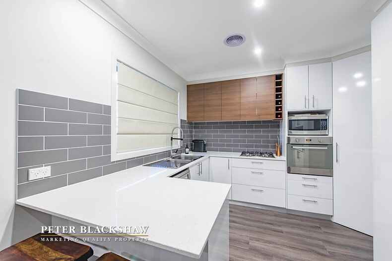 21 Griffiths Link Googong