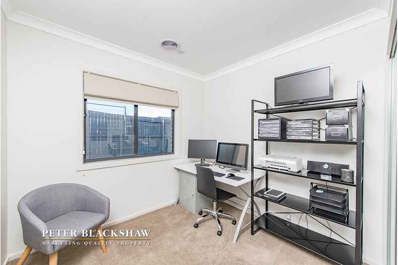 21 Griffiths Link Googong