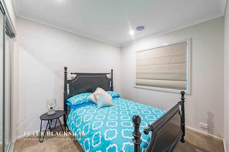 21 Griffiths Link Googong