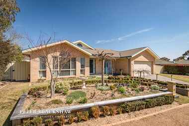 26 Ironbark Circuit Jerrabomberra