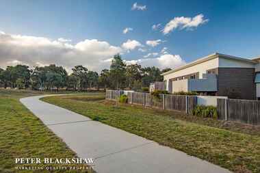 8/50 Victoria Owen Circuit Casey