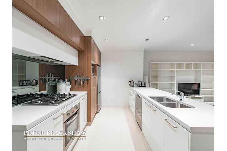 8/50 Victoria Owen Circuit Casey