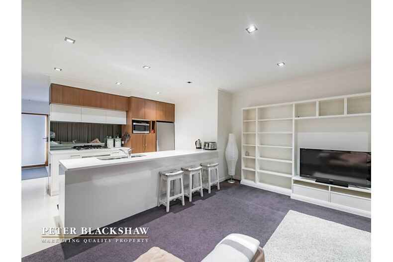 8/50 Victoria Owen Circuit Casey