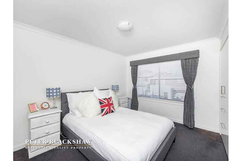 8/50 Victoria Owen Circuit Casey