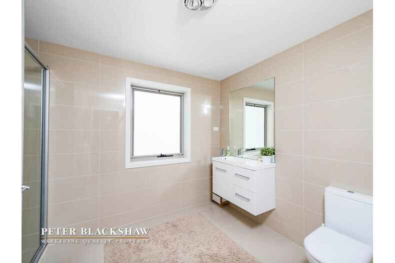 8/50 Victoria Owen Circuit Casey