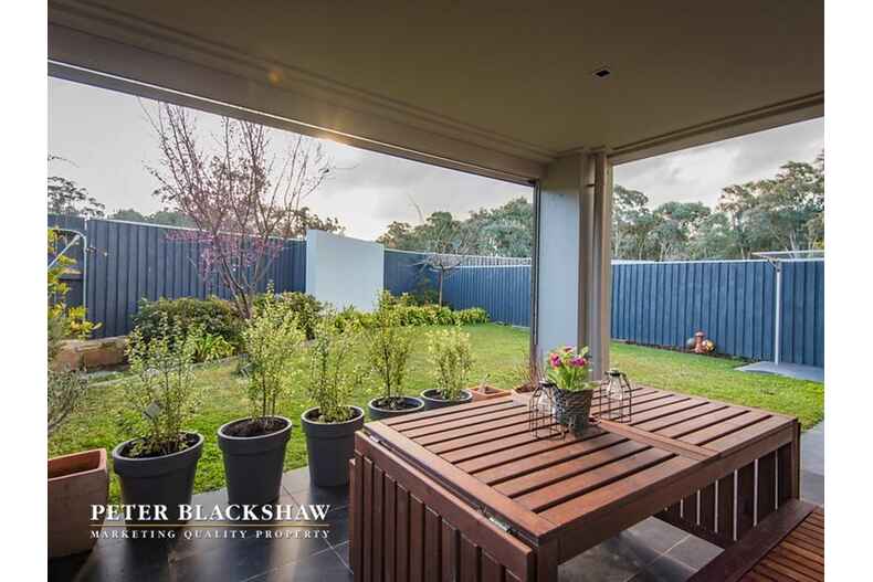 8/50 Victoria Owen Circuit Casey