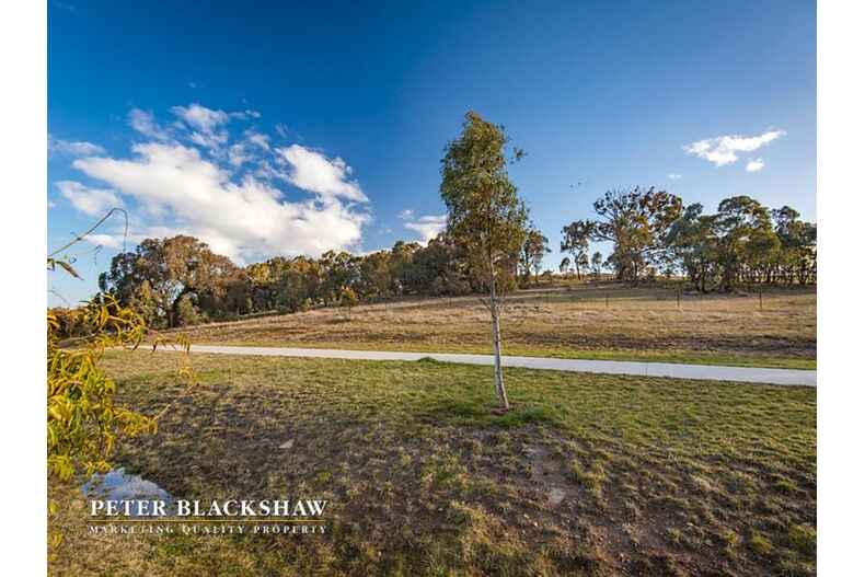 8/50 Victoria Owen Circuit Casey