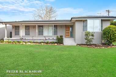 1 Alroy Circuit Hawker