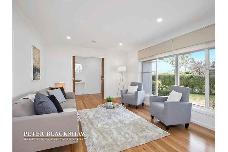 1 Alroy Circuit Hawker