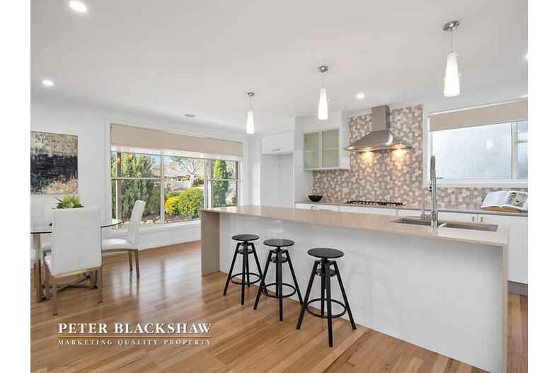 1 Alroy Circuit Hawker