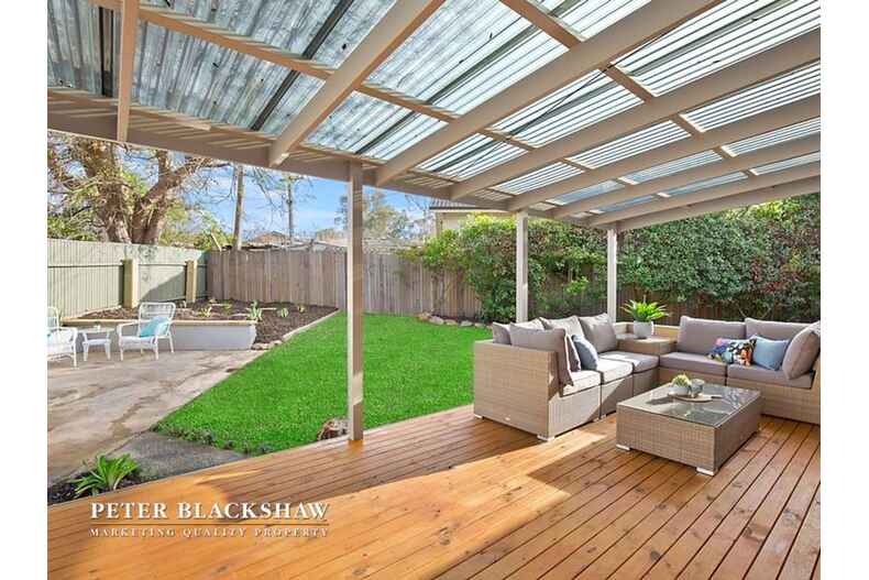 1 Alroy Circuit Hawker