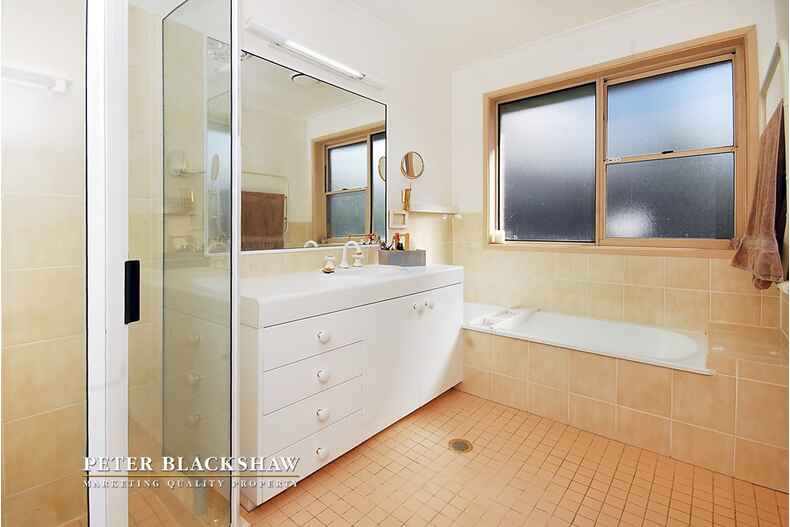 99 Novar Street Yarralumla 99 Novar Street Yarralumla