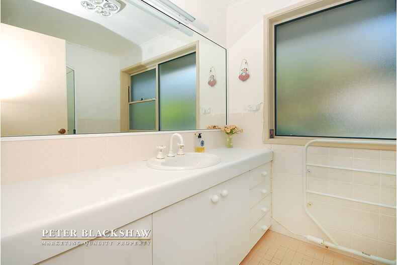 99 Novar Street Yarralumla 99 Novar Street Yarralumla