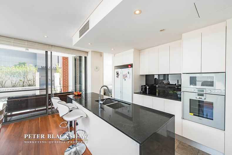 1/19 Leichhardt Street Kingston