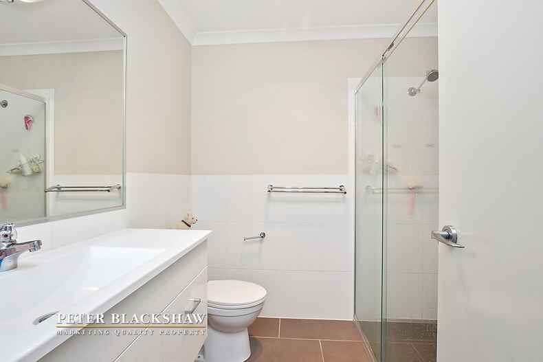 5 Stowport Avenue Crace 5 Stowport Avenue Crace