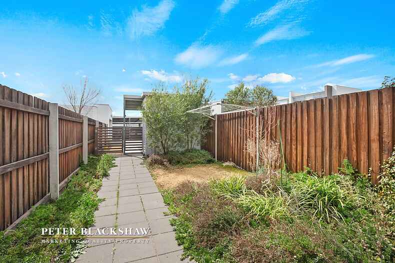 5 Stowport Avenue Crace 5 Stowport Avenue Crace