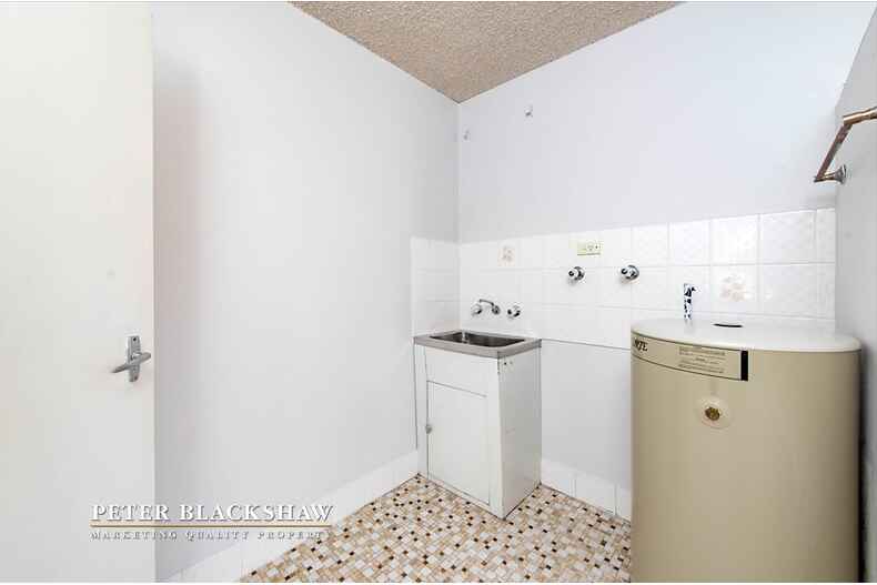 2/4  Velacia Place Queanbeyan