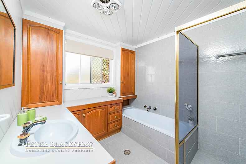 4 Garrong Avenue Queanbeyan West