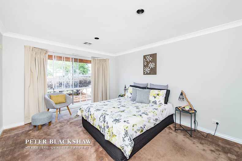 4 Garrong Avenue Queanbeyan West