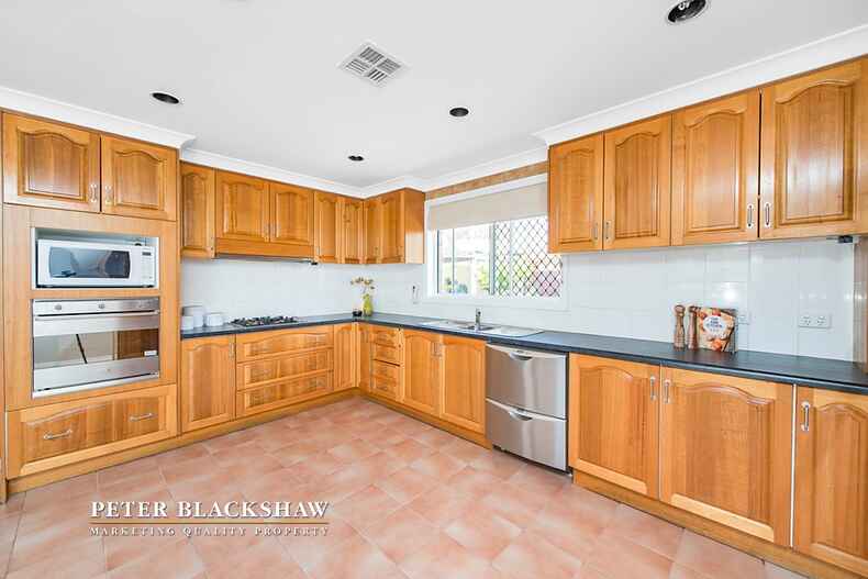 4 Garrong Avenue Queanbeyan West