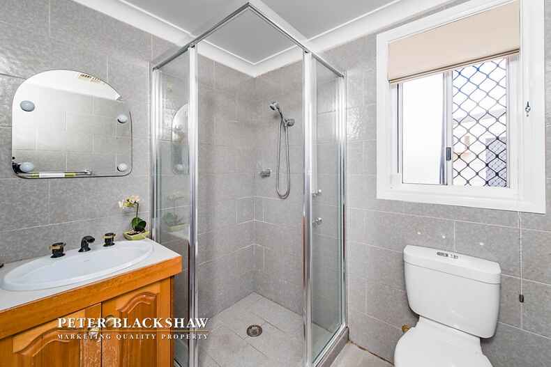 4 Garrong Avenue Queanbeyan West