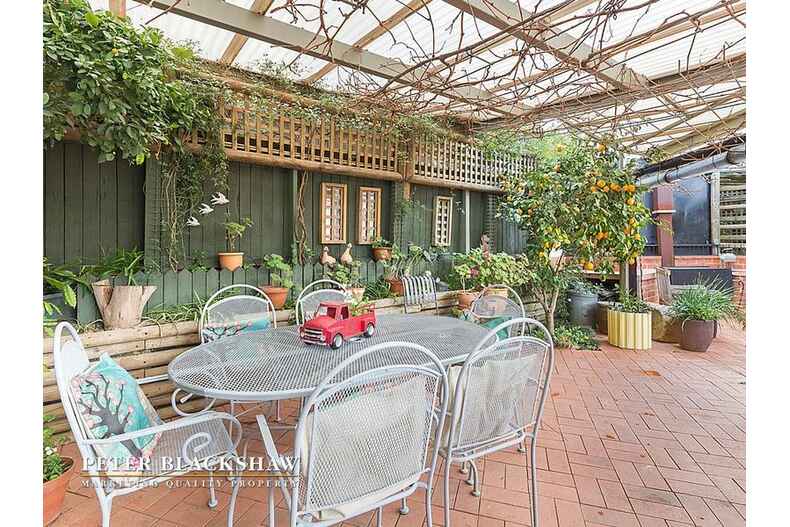 10 Freney Place Florey 10 Freney Place Florey