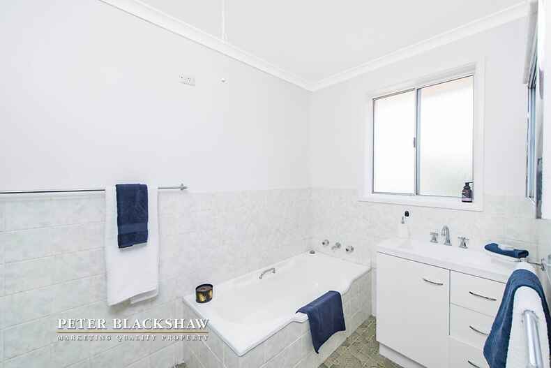 17 Kinleyside Crescent Weetangera 17 Kinleyside Crescent Weetangera