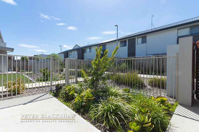 24/20 Clare Burton Crescent Franklin 24/20 Clare Burton Crescent Franklin