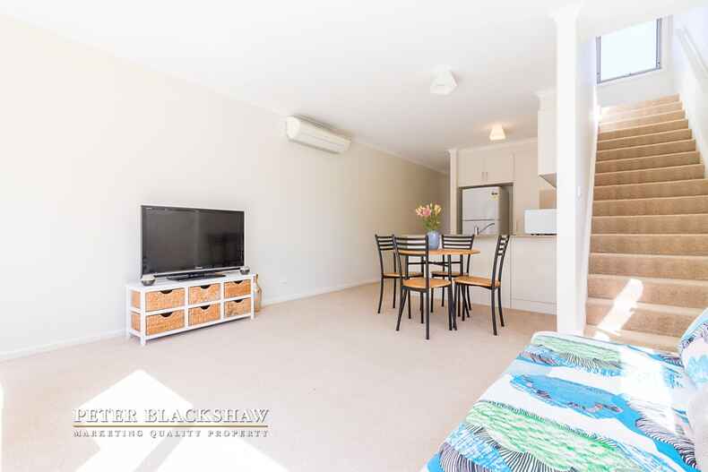 24/20 Clare Burton Crescent Franklin 24/20 Clare Burton Crescent Franklin