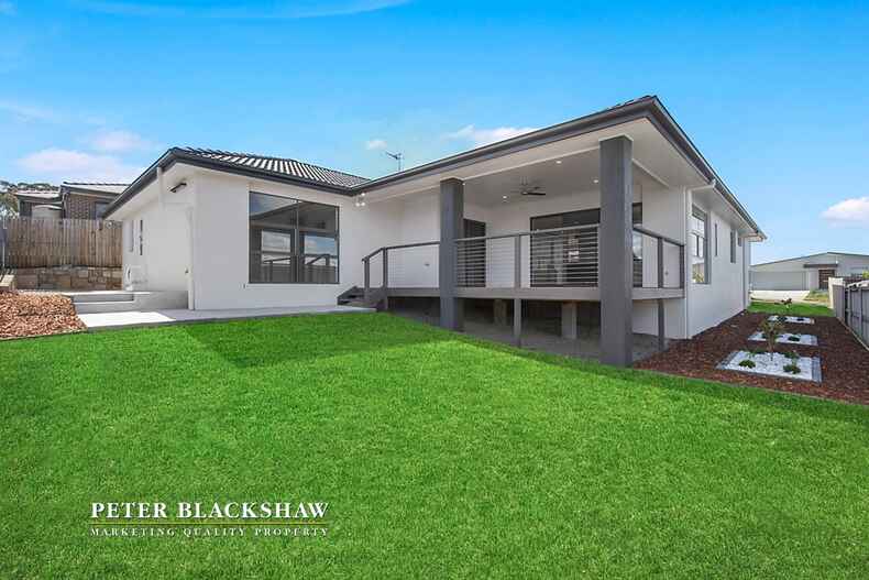 9 Yamma Way Moncrieff 9 Yamma Way Moncrieff