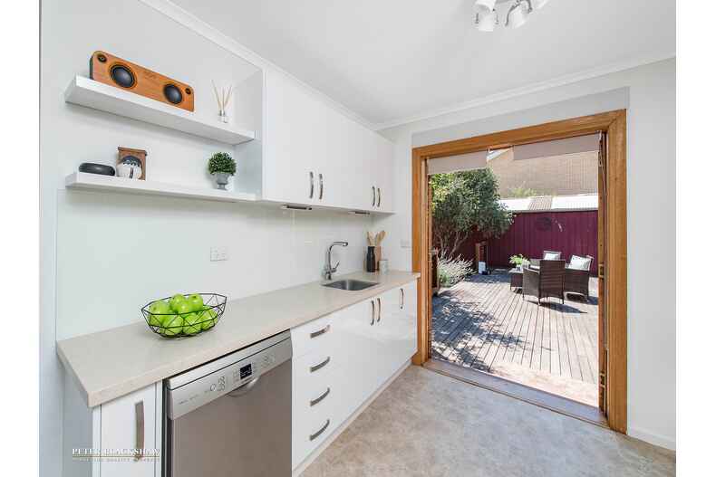 57 Early Street Crestwood