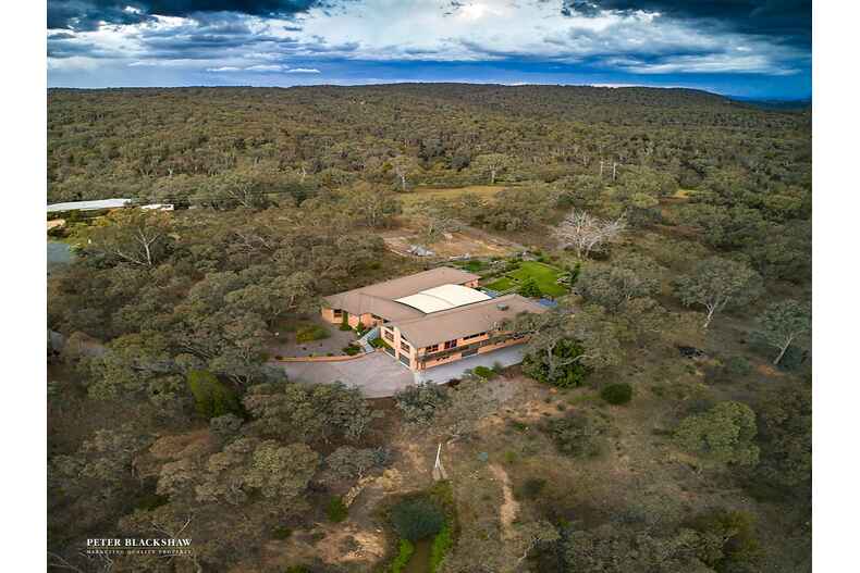 8 Regent Drive Queanbeyan East 8 Regent Drive Queanbeyan East