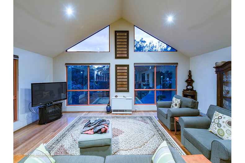 8 Regent Drive Queanbeyan East 8 Regent Drive Queanbeyan East