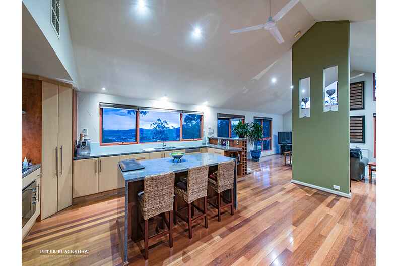 8 Regent Drive Queanbeyan East 8 Regent Drive Queanbeyan East