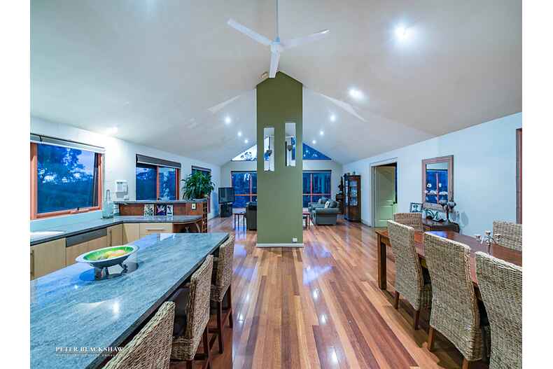 8 Regent Drive Queanbeyan East 8 Regent Drive Queanbeyan East