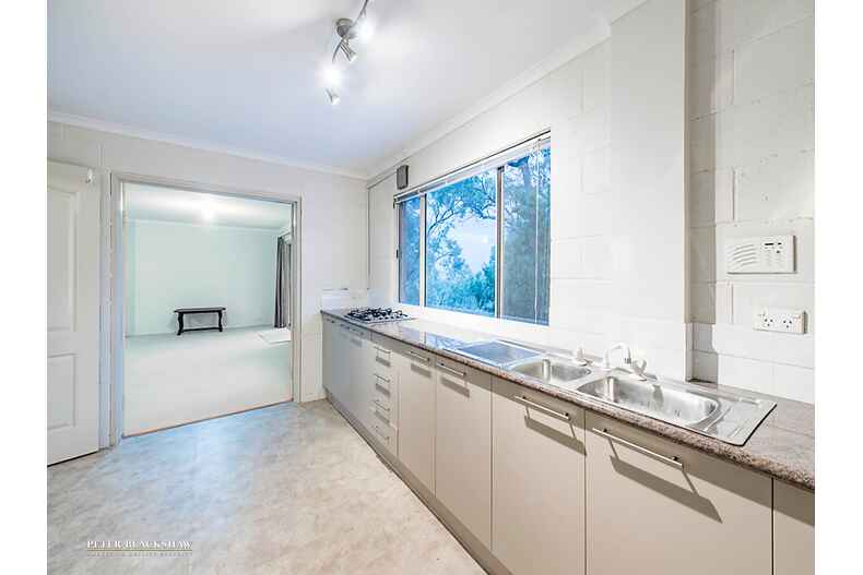 8 Regent Drive Queanbeyan East 8 Regent Drive Queanbeyan East