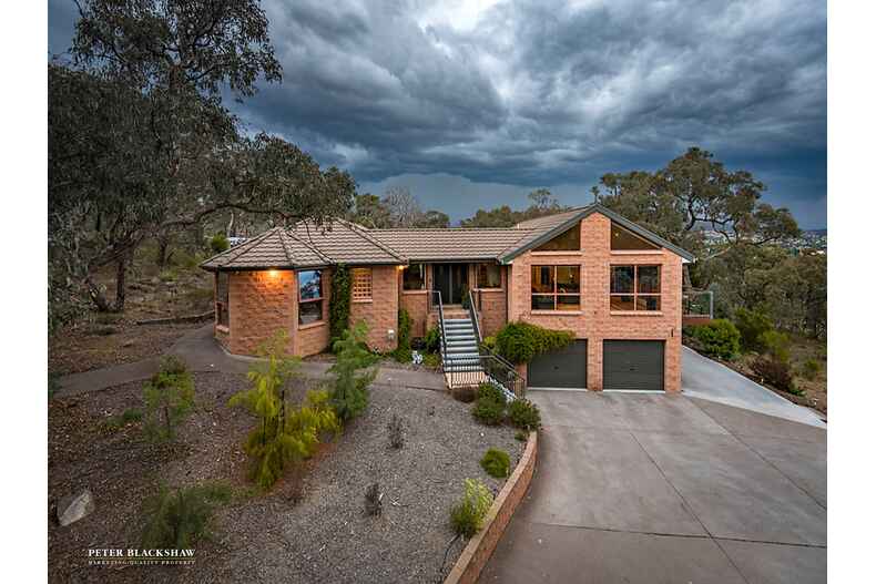 8 Regent Drive Queanbeyan East 8 Regent Drive Queanbeyan East