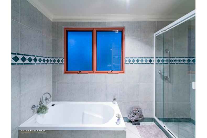 8 Regent Drive Queanbeyan East 8 Regent Drive Queanbeyan East