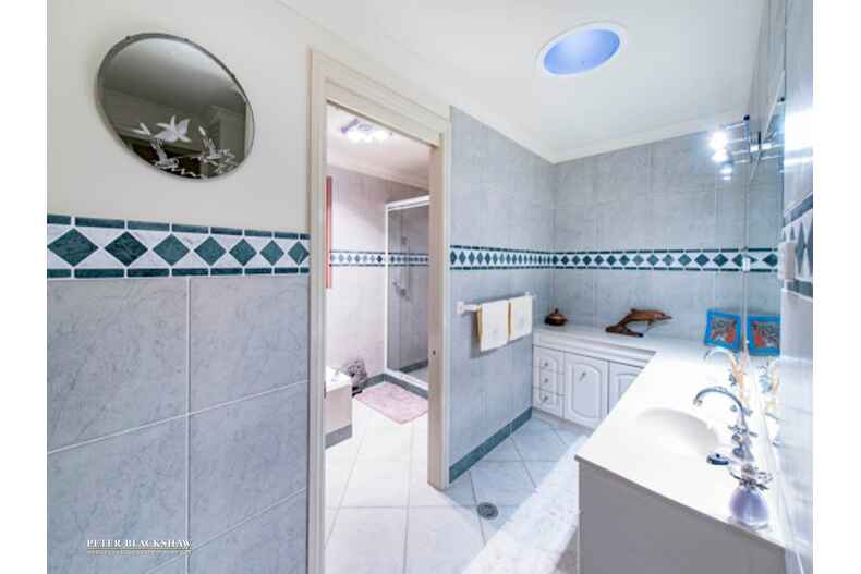 8 Regent Drive Queanbeyan East 8 Regent Drive Queanbeyan East