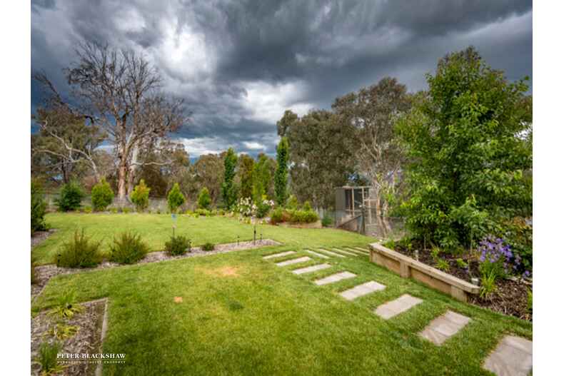 8 Regent Drive Queanbeyan East 8 Regent Drive Queanbeyan East