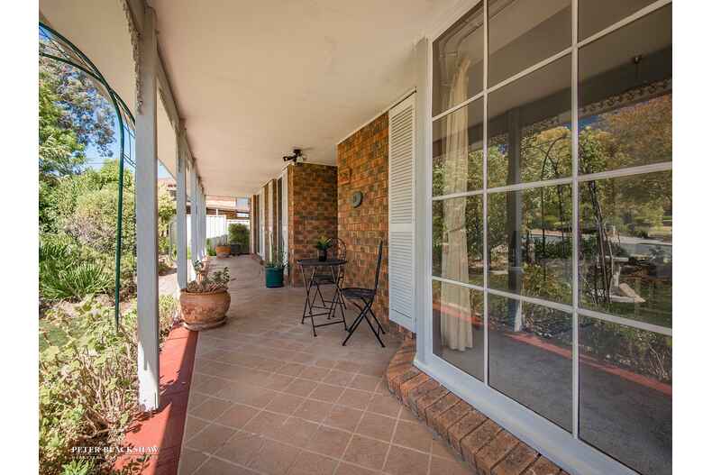 11 Robertson Street Queanbeyan West