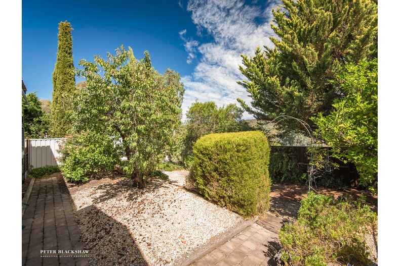 11 Robertson Street Queanbeyan West