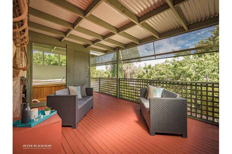 11 Robertson Street Queanbeyan West