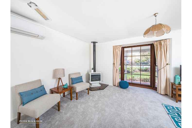 11 Robertson Street Queanbeyan West